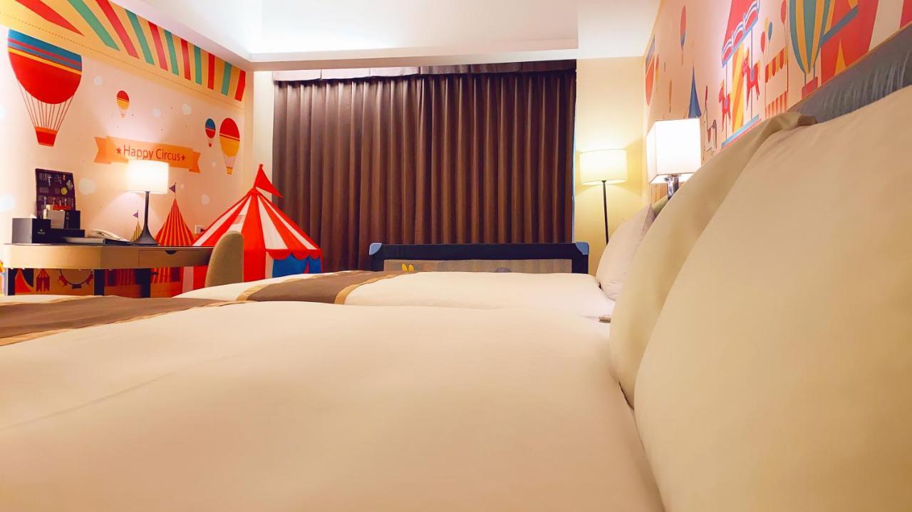 Tsun Huang Hotel Kota Chiayi Bagian luar foto
