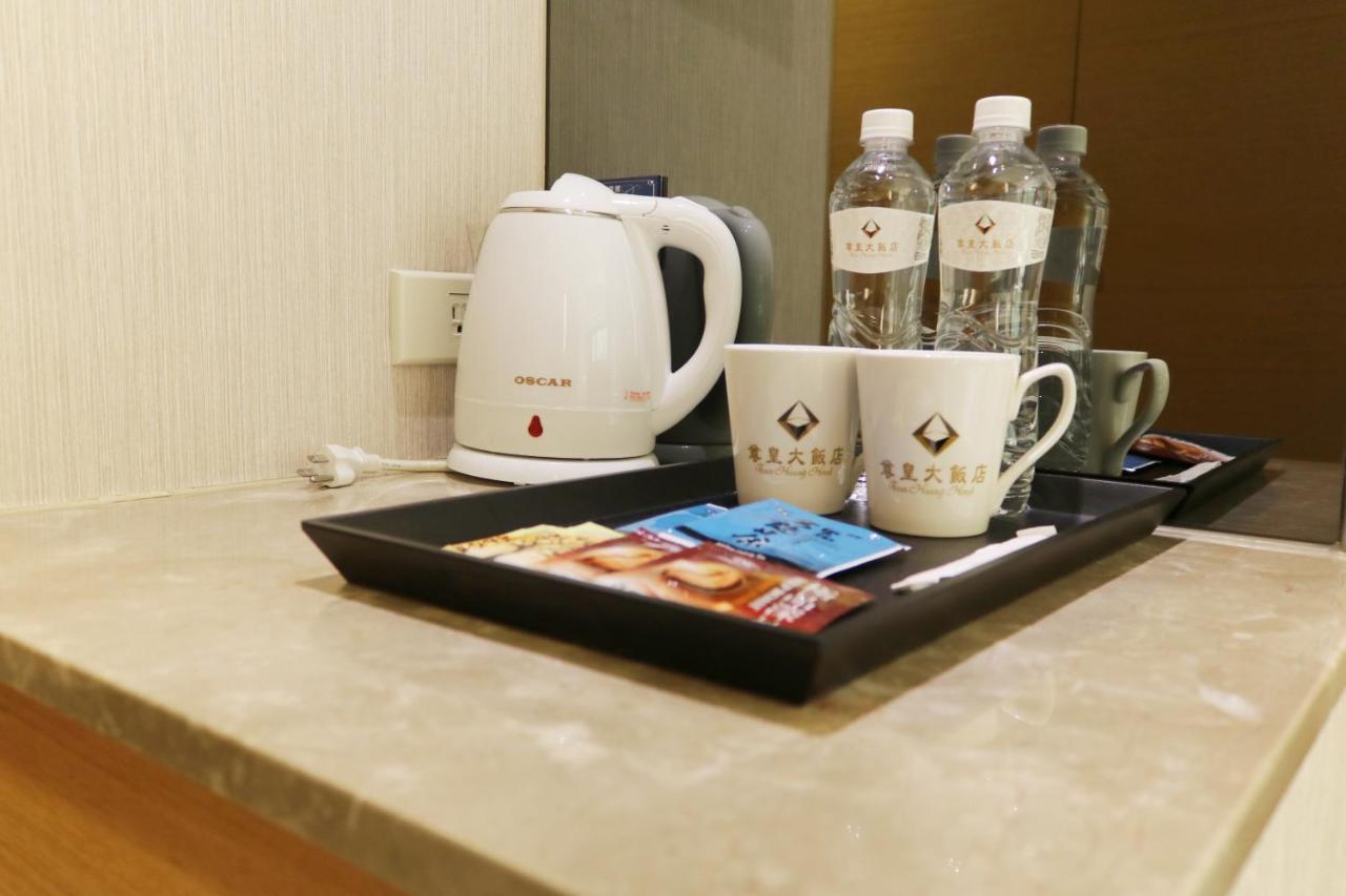 Tsun Huang Hotel Kota Chiayi Bagian luar foto