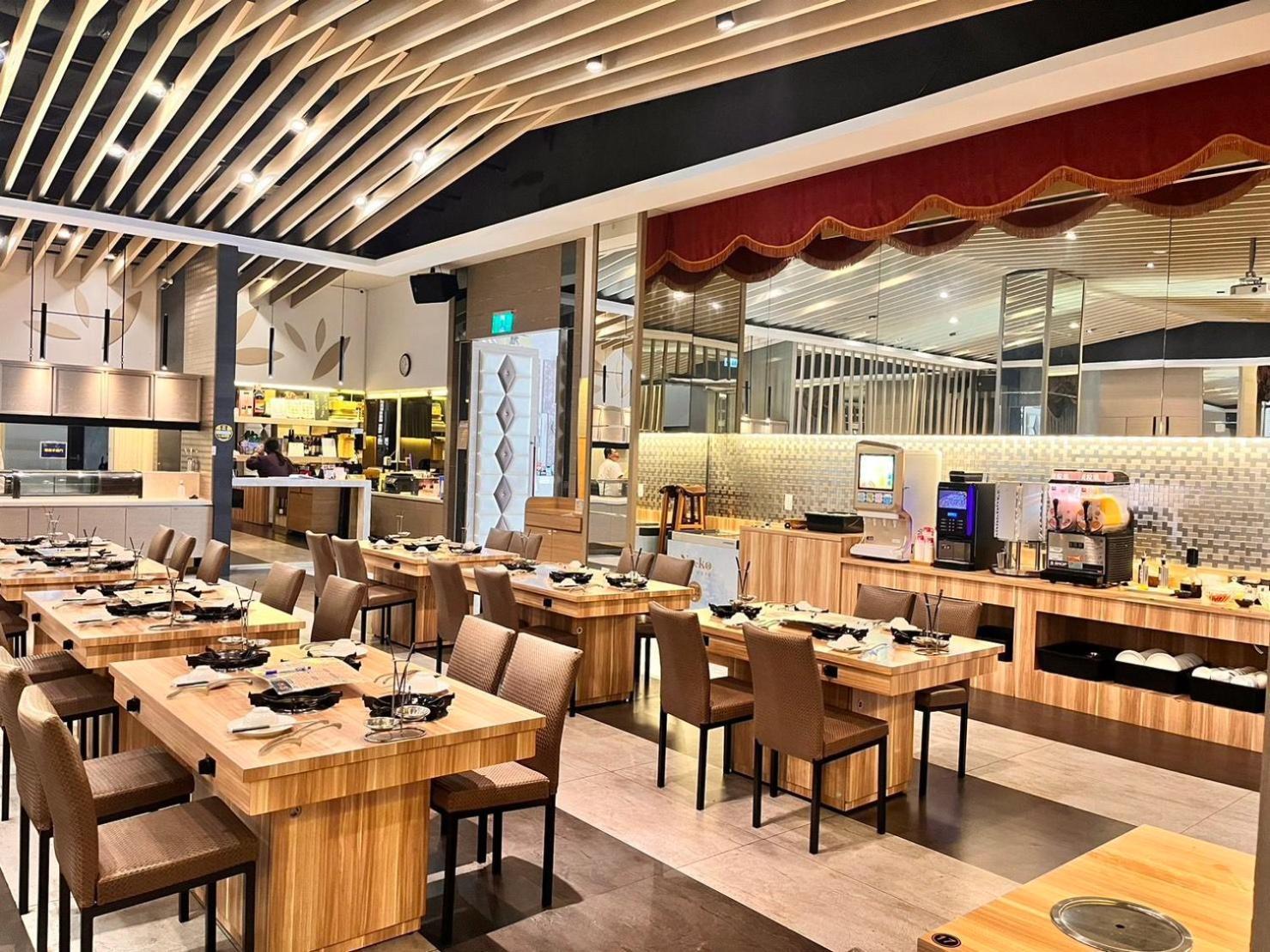 Tsun Huang Hotel Kota Chiayi Bagian luar foto